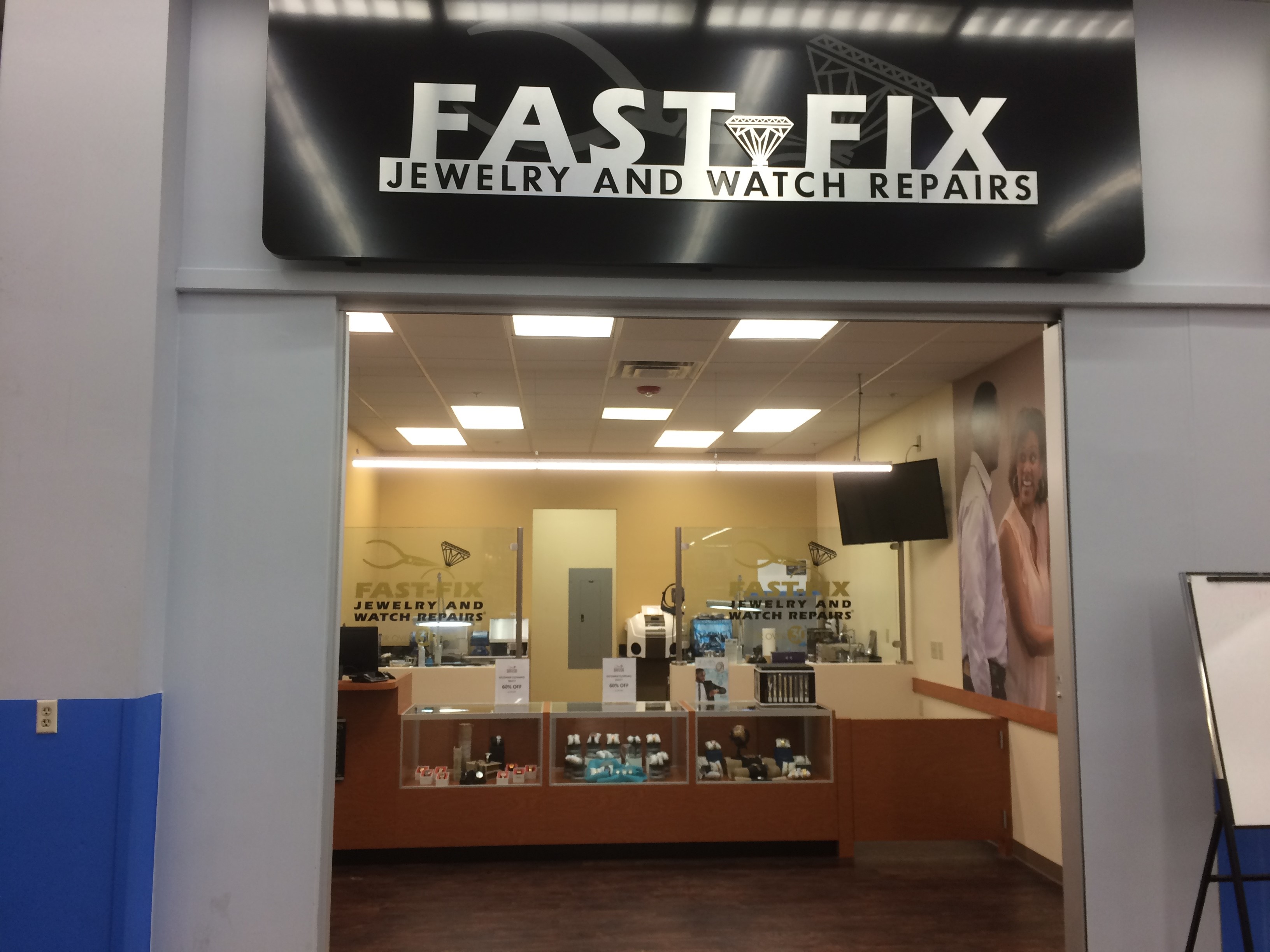 Image of Fast Fix store front in Florida