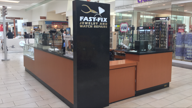 Kiosk in Los Cerritos Center