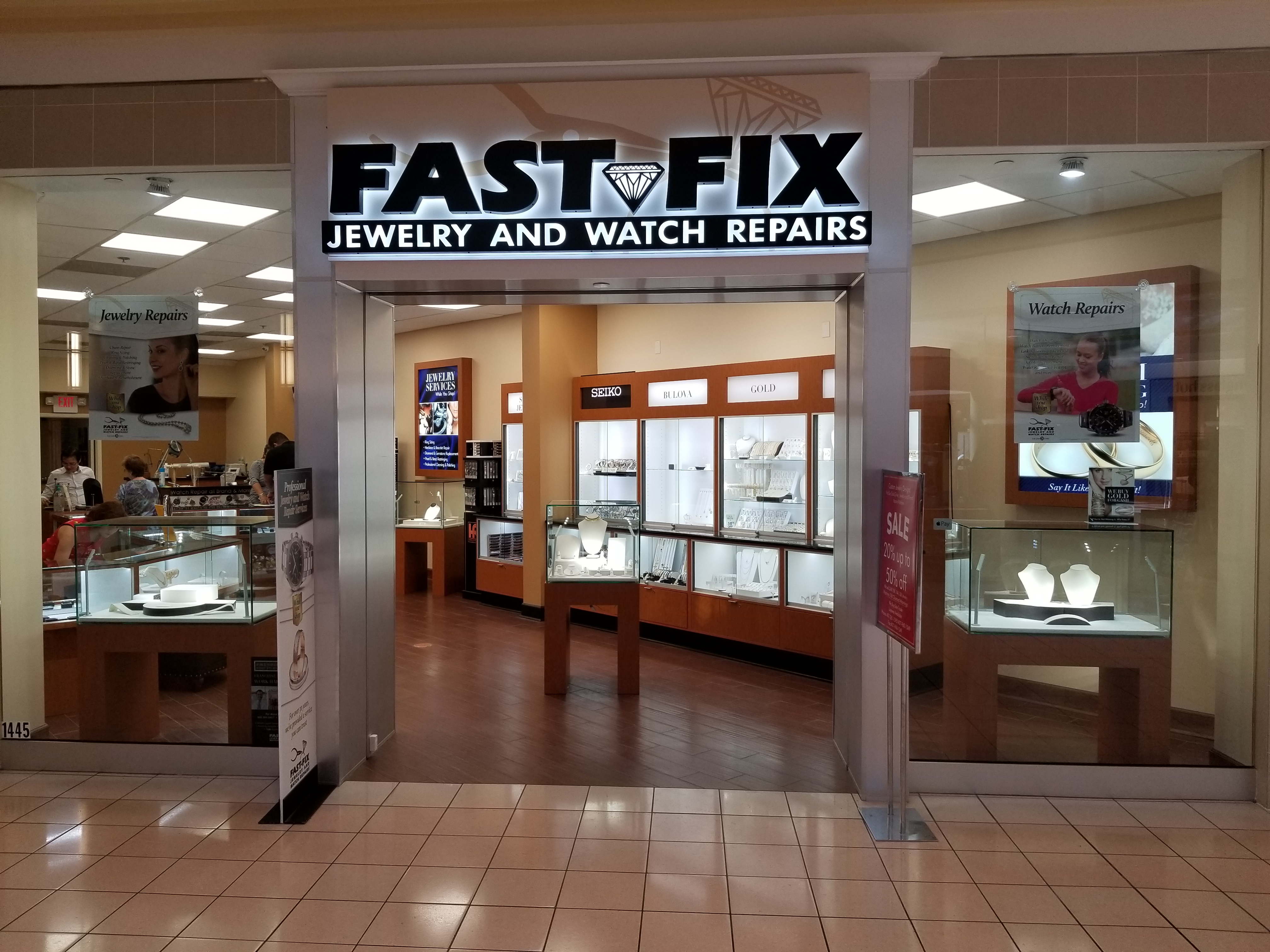 Store front of a Fast-Fix franchise in a mall 